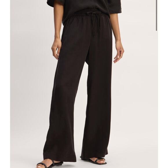 NWOT Everlane The Wide-Leg Pant in Butterlite Black Size XS - Picture 2 of 9